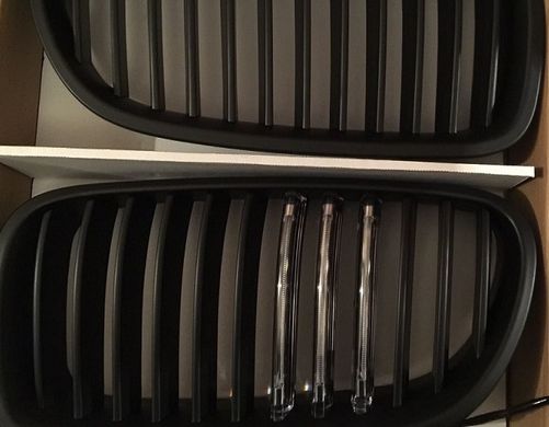 Решітка радіатора, ніздрі для BMW F10 з Led підсвічуванням тюнінг фото