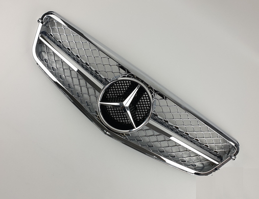 Решетка радиатора Mercedes W204 хром тюнинг фото