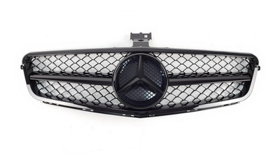 Решітка радіатора Mercedes W204 чорний глянець тюнінг фото