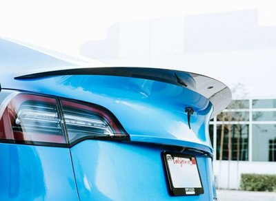 Спойлер багажника Tesla Model Y стиль S черный глянцевый (2020-...) тюнинг фото