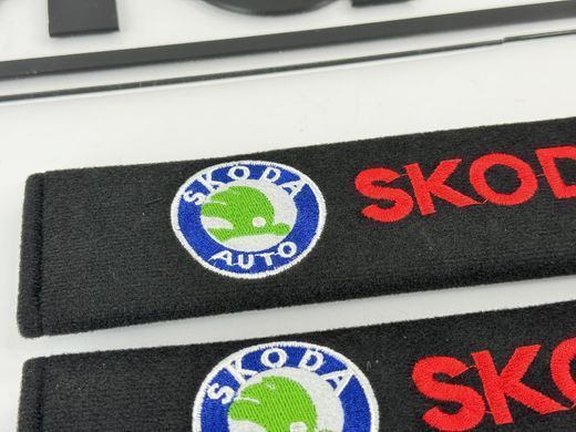 Накладки (чохли) для ременя безпеки Skoda тюнінг фото
