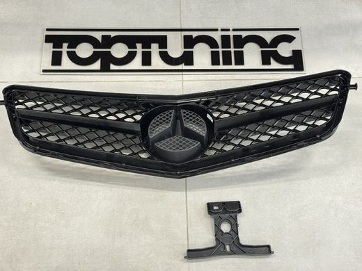 Решітка радіатора Mercedes W204 чорний глянець тюнінг фото