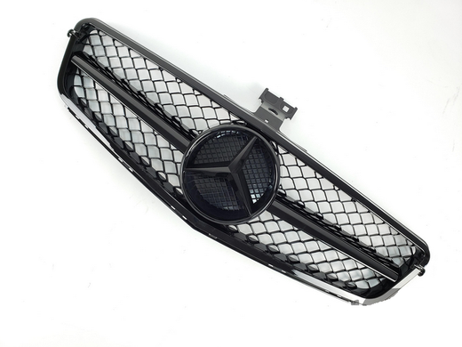 Решетка радиатора Mercedes W204 черный глянец тюнинг фото