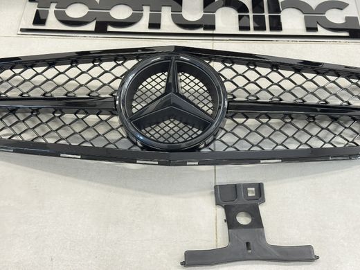 Решітка радіатора Mercedes W204 чорний глянець тюнінг фото
