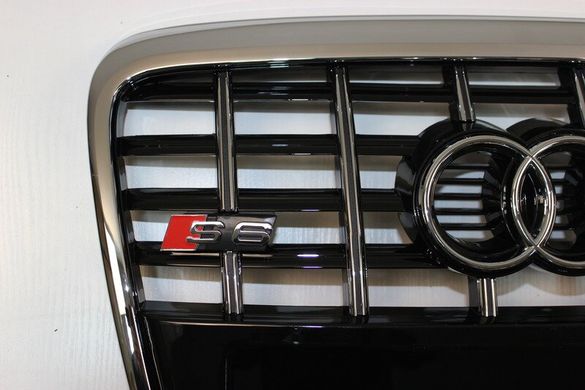Решітка радіатора AUDI A6 C6 чорна з хромом, стиль S6 (04-11 р.в.) тюнінг фото
