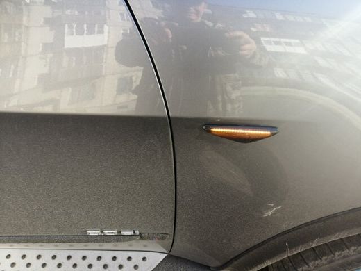 Динамические светодиодные указатели поворота BMW X3 F25 / X5 E70 / X6 E71 дымчатые тюнинг фото