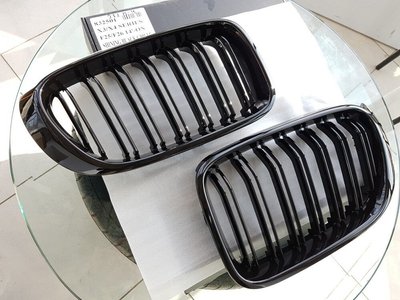 Решетка радиатора (ноздри) BMW X3 F25 черный глянец, стиль М (10-14 г.в.) тюнинг фото