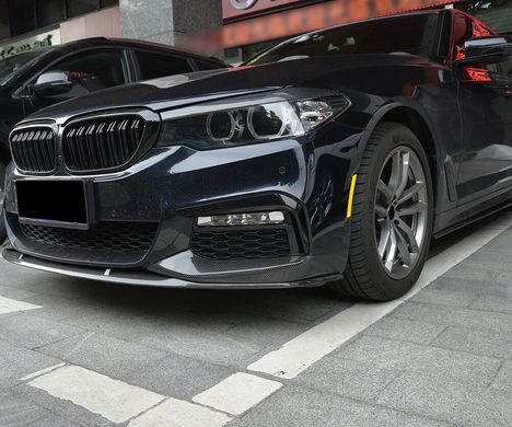Накладки (клыки) переднего бампера BMW 5 G30 / G31 карбон (17-20 г.в.) тюнинг фото