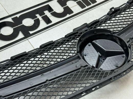 Решітка радіатора Mercedes W205 чорний глянець (14-18 р.в.) тюнінг фото