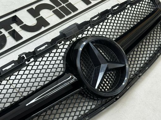 Решітка радіатора Mercedes W205 чорний глянець (14-18 р.в.) тюнінг фото
