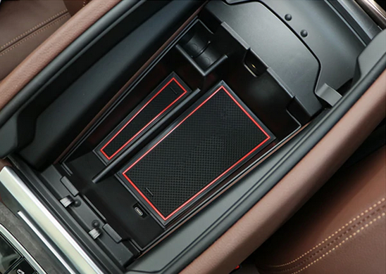 Коробка органайзер центральної консолі BMW X5 G05 тюнінг фото