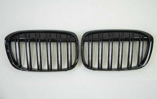 Решетка радиатора BMW X1 F48 М-стиль черная глянцевая (15-19 г.в.) тюнинг фото
