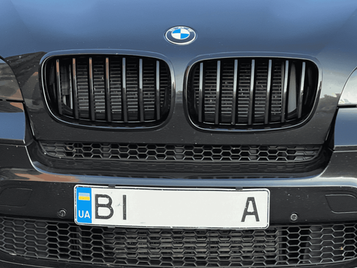 Решетка радиатора на БМВ X5 E70 / X6 E71, черная глянцевая тюнинг фото