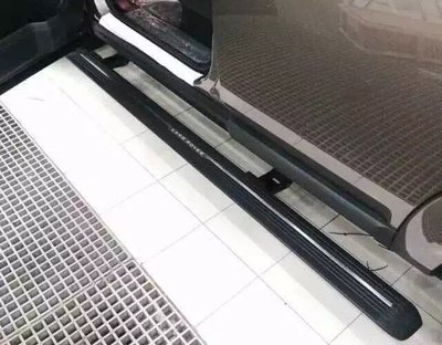 Пороги, подножки боковые Land Rover Discovery Sport с выездным механизмом (13-19 г.в.) тюнинг фото